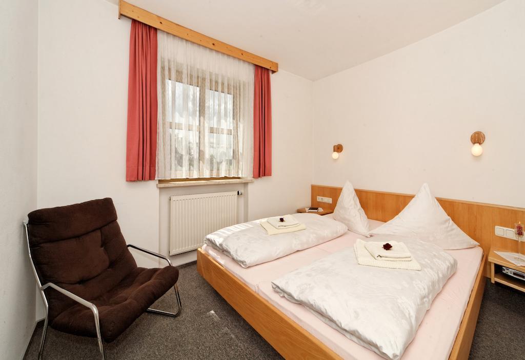 ホテル Landhaus Maria Bed&Breakfast レーゲン 部屋 写真