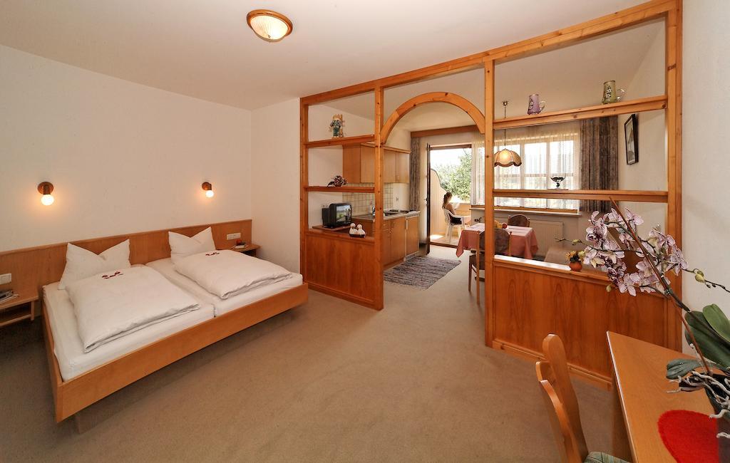 ホテル Landhaus Maria Bed&Breakfast レーゲン 部屋 写真